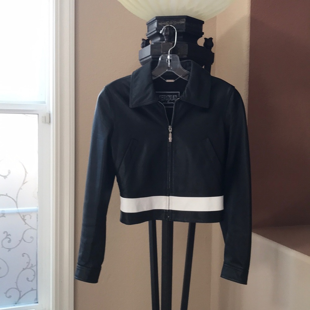 Vintage Super cute short Versus lether jacket